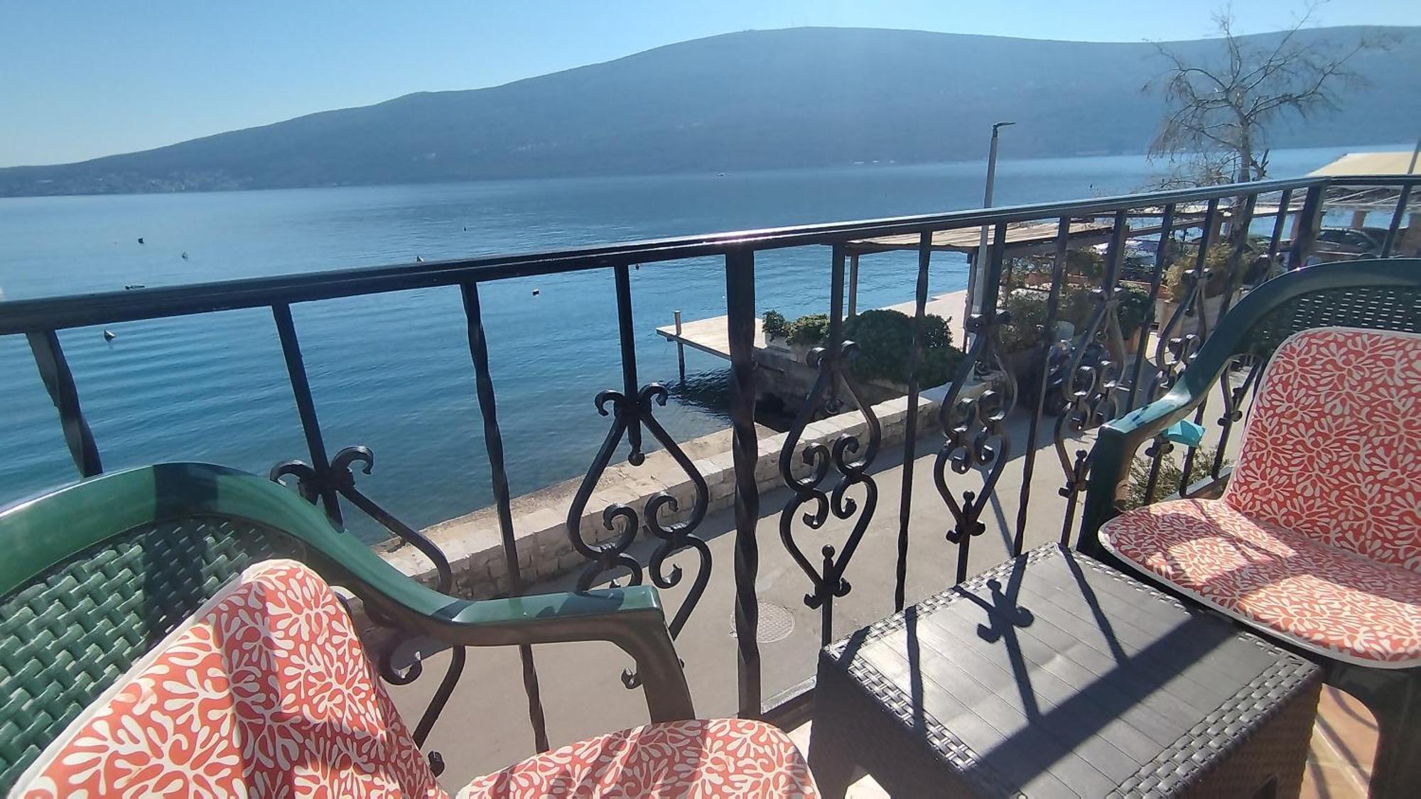 Rooms Beba Herceg Novi Buitenkant foto