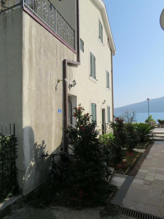 Rooms Beba Herceg Novi Buitenkant foto